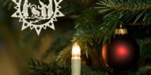 101428-275x371r1-Christmas-tree-candle.jpg