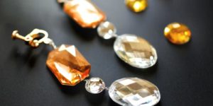 Tipos y valores populares de joyas de diamantes de imitación vintage