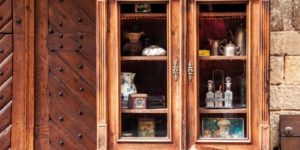 Estilos y valores de gabinetes de porcelana antiguos
