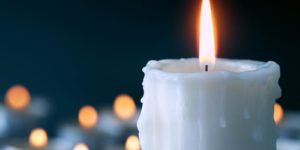 Aprovechando el significado espiritual de una vela blanca