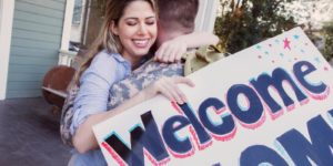 270433-800x533r1-creative-welcome-home-from-deployment-couple.jpg