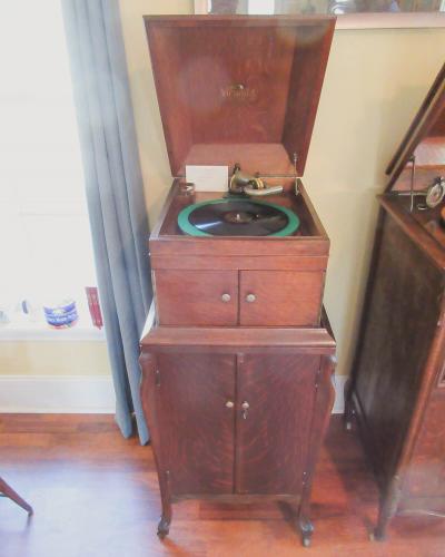 Expositor de fonógrafo antiguo - Victrola 