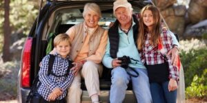 107 preguntas para hacerles a tus abuelos para fortalecer tu vínculo
